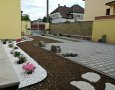 Pohled na záhon z jiného úhlu