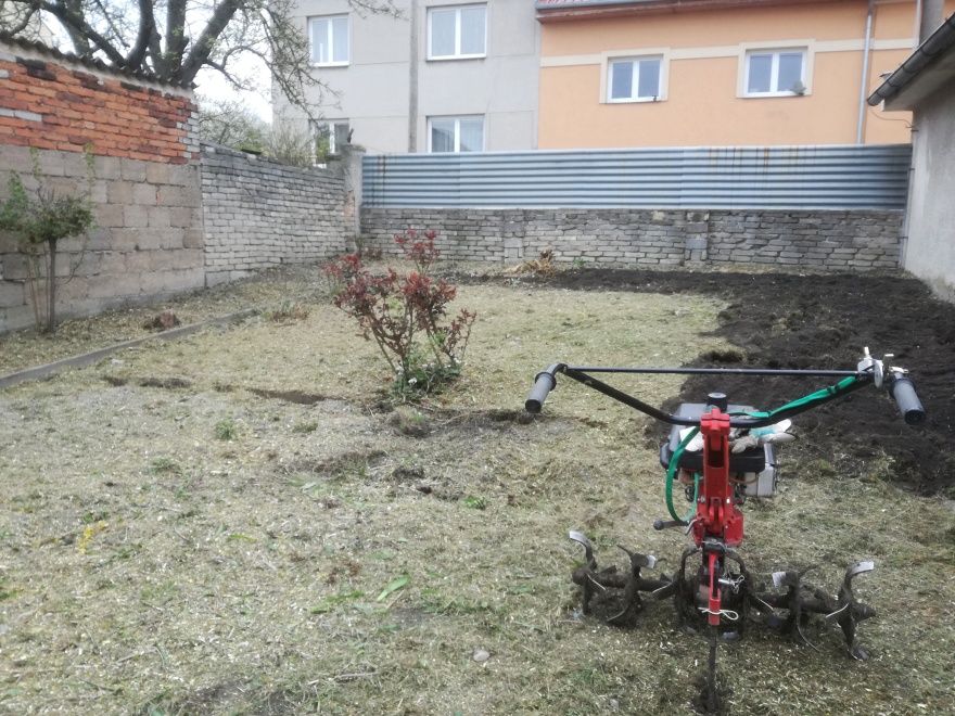 Zapravení zmulčovaného původního porostu do půdy